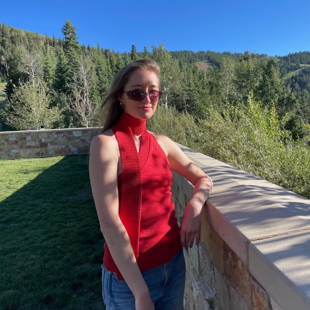 Meet your Posher, Monica